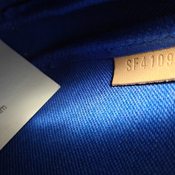 7️⃣5️⃣0️⃣ Mini Pochette Louis vuitton - Picture 3 of 7